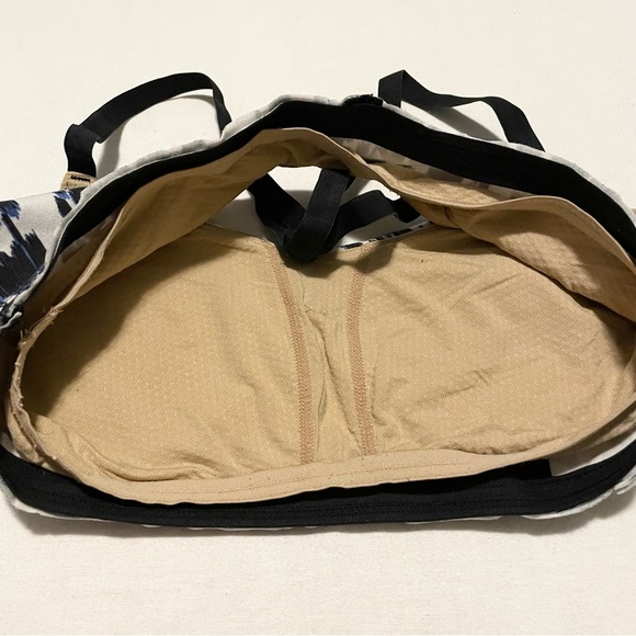 Lululemon Sports Bra Womens Size 8 - Picture 12 of 16